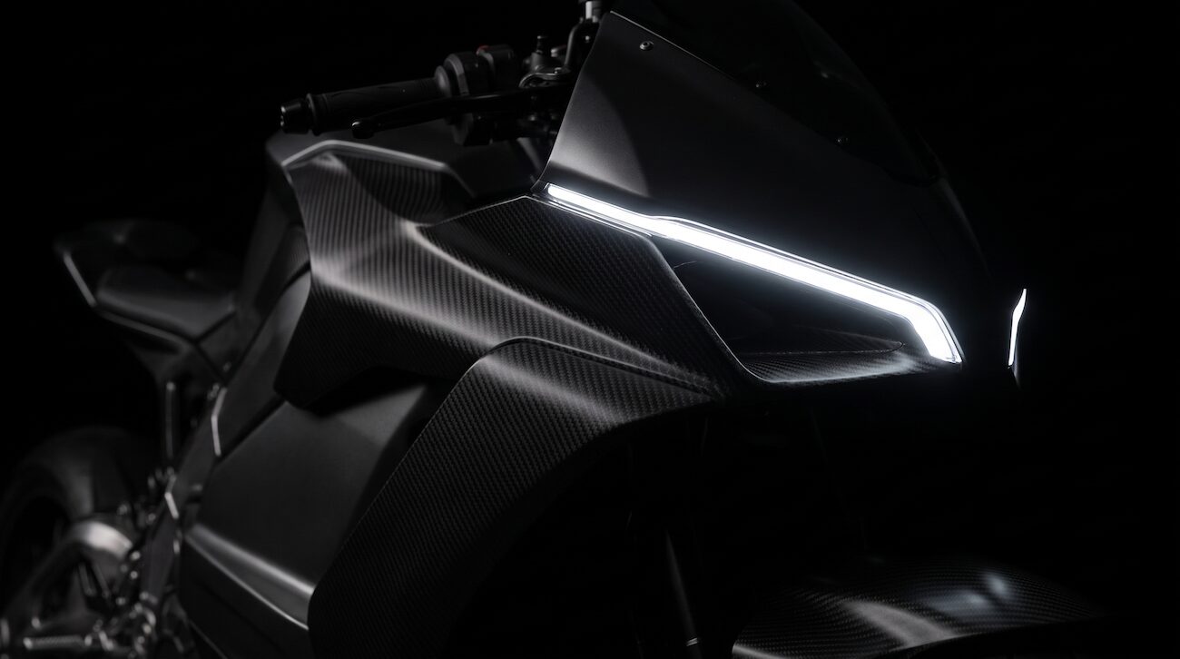 The white LED signature light across the front fairing